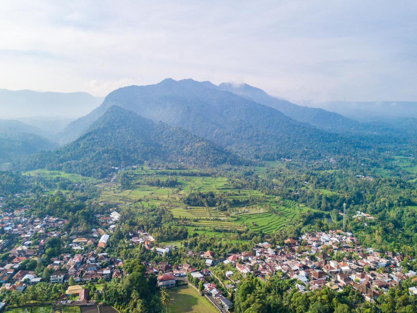 Pemandangan Desa Awe Kecil 1